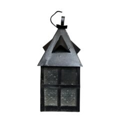 Farol colonial con ventana cuadrada