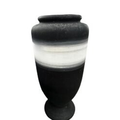 Jarrón negro y blanco mediano